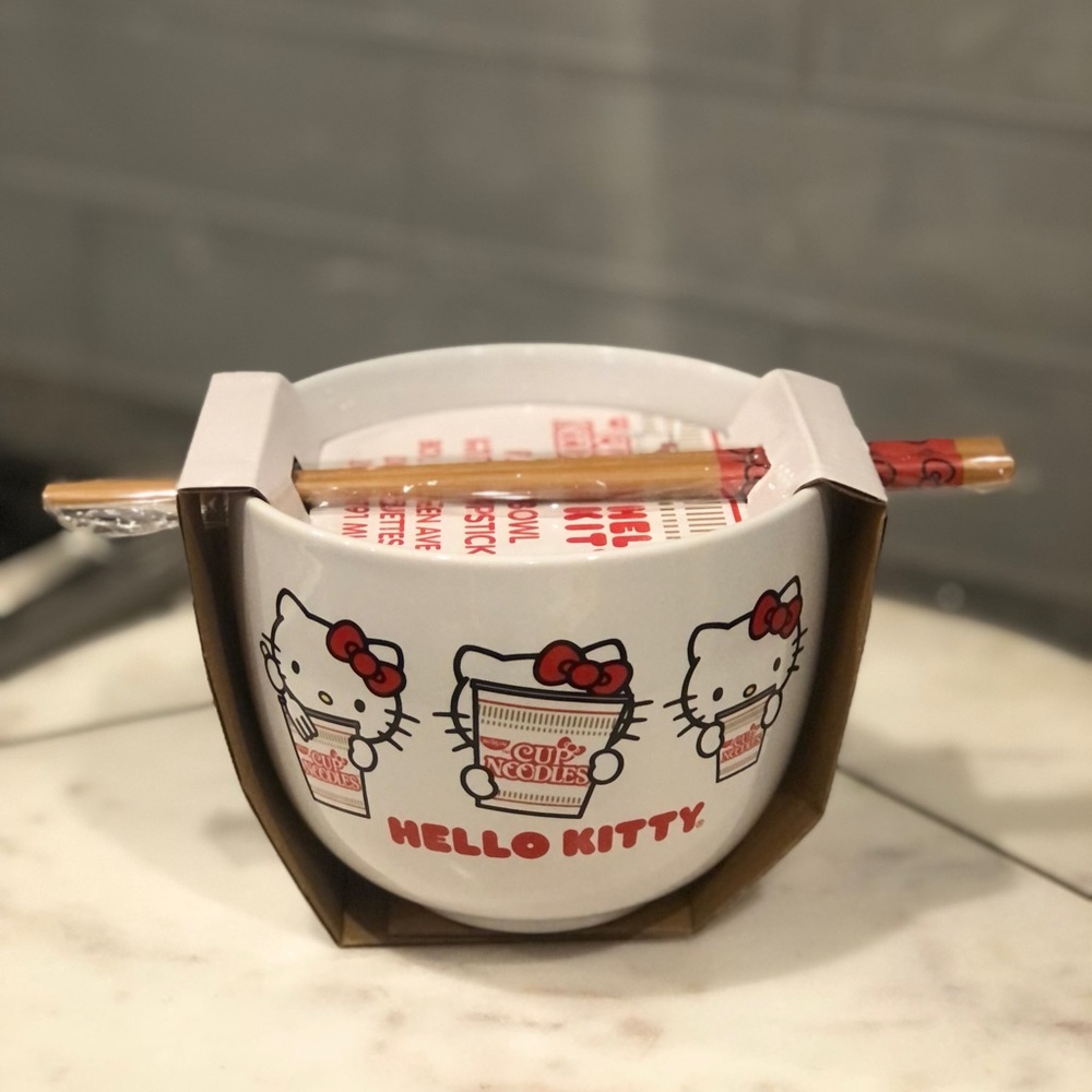 ✨NWT✨ Hello Kitty x Cup Noodles 20 Ounce Ramen Bowl with Chopsticks